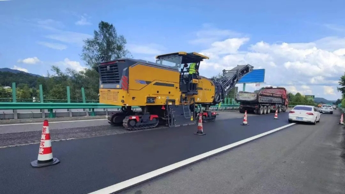 精彩綻放！徐工兩米銑刨機全國高速踔厲風(fēng)發(fā)