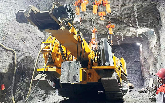 掘進磷礦！徐工XTR7/360掘進機點磷成金