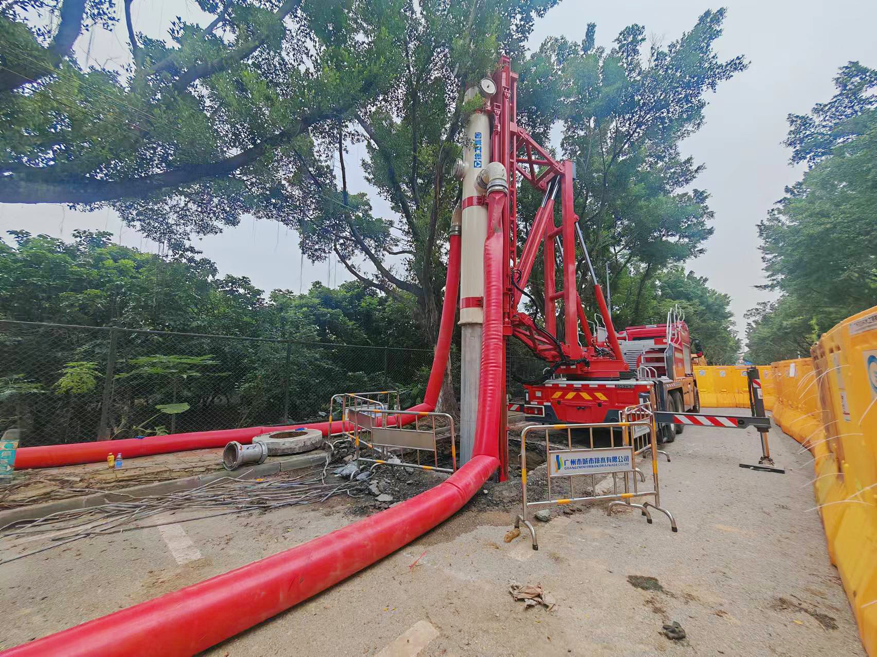 披星戴月！徐工排澇車被廣州點贊！