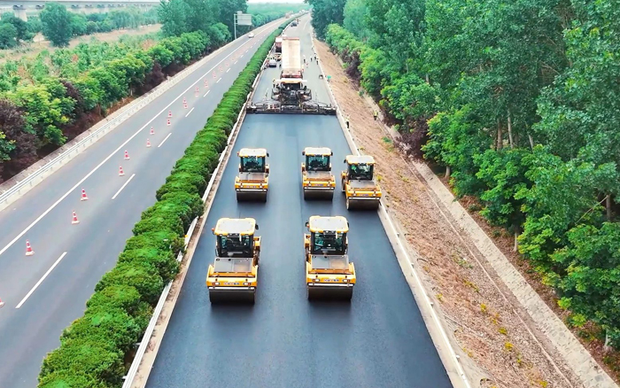 徐工數(shù)字化智能集群——連霍高速養(yǎng)護工程顯實力！