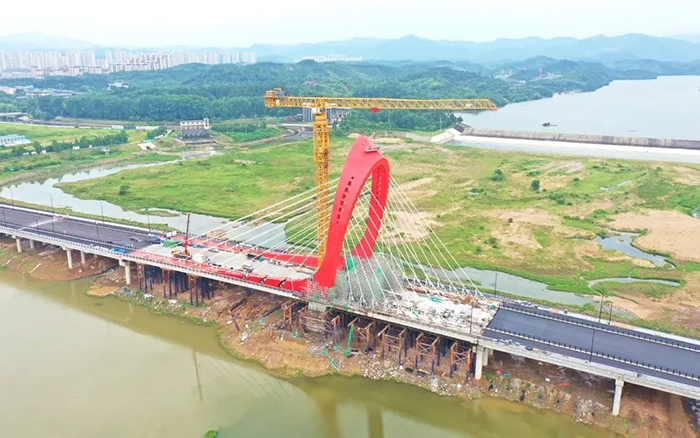 提前55天合龍！徐工XGT2230-100S編織“紅色搖籃”