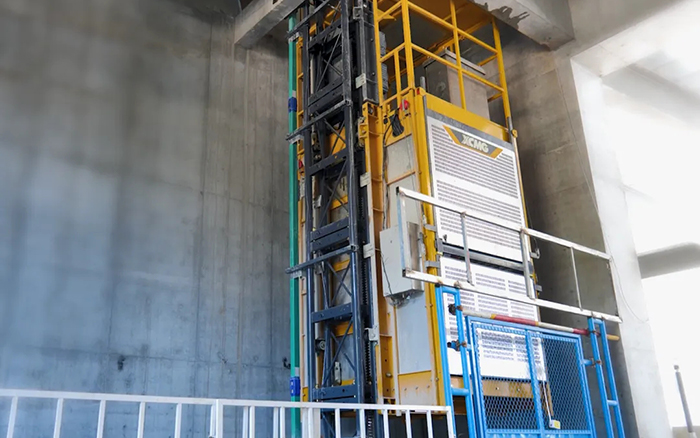 性能典范！徐工井道施工升降機助建超高層商務中心項目