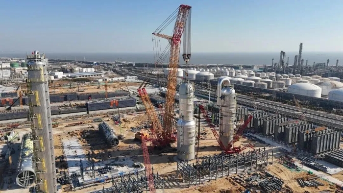 三小時制勝！徐工XGC88000助力2000噸石化設備成功就位