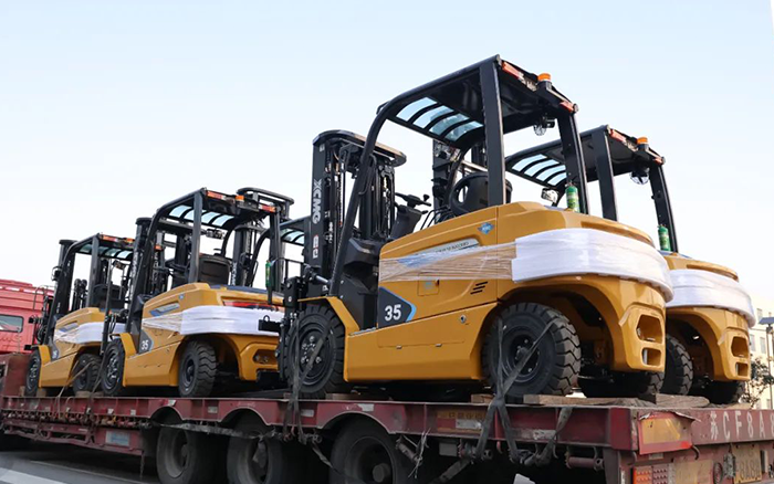 開門紅！百余臺(tái)徐工新能源叉車赴廣東→