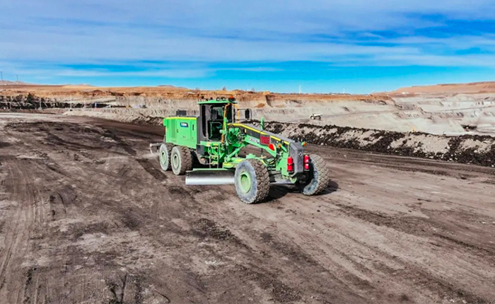 全國首臺！礦用大功率純電動平地機震撼登場！