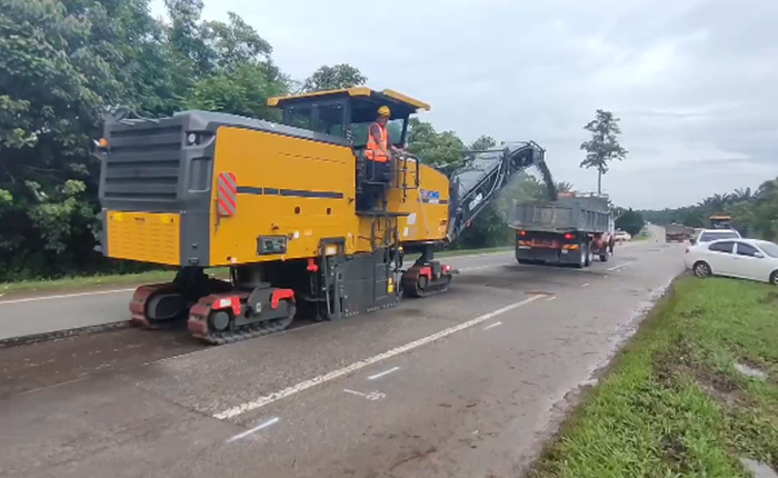 徐工成套道路機械油面施工，這次在馬來西亞！