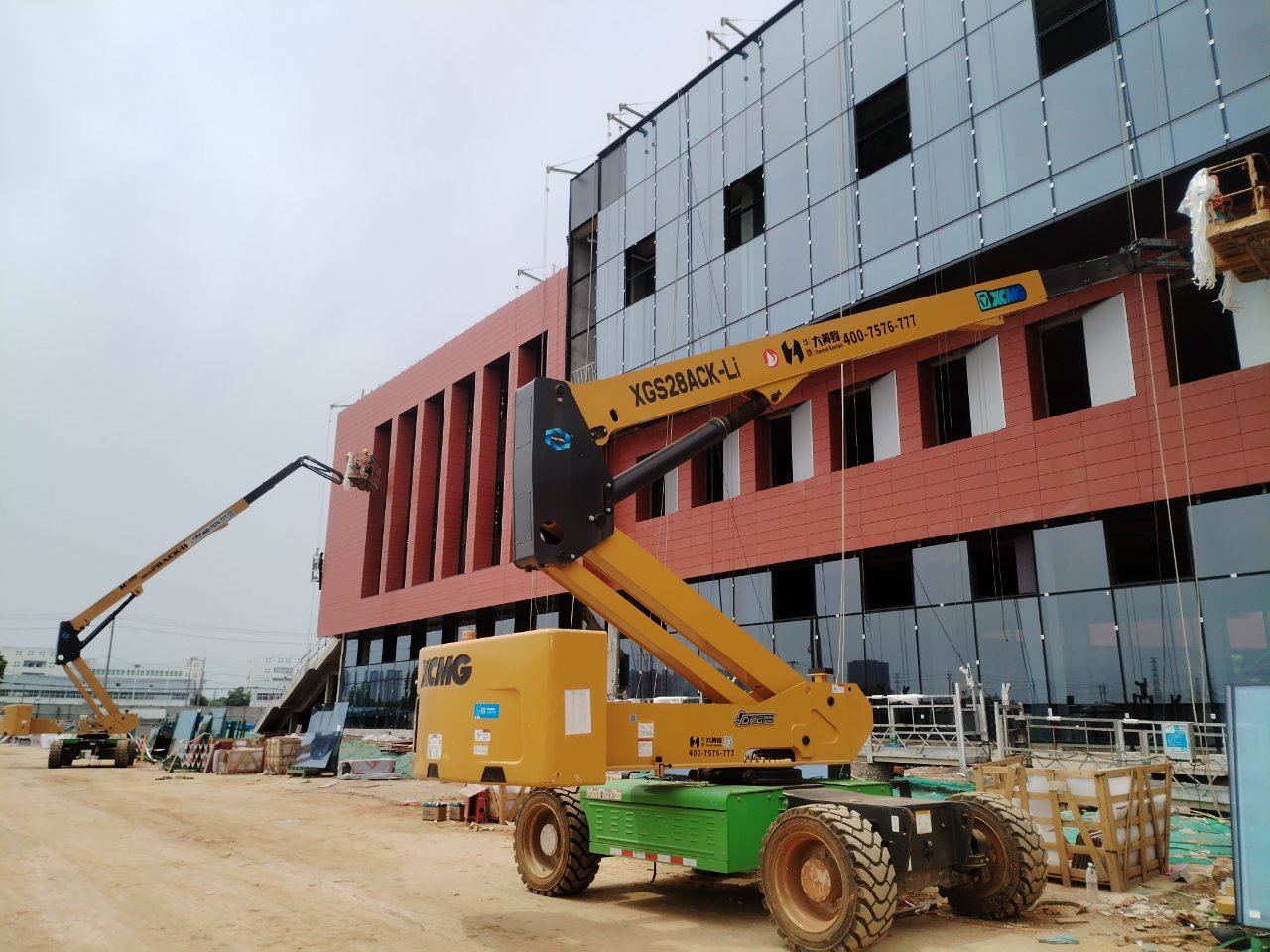 “綠”煥新能！徐工XGS28ACK-Li助力中國電子云研發(fā)基地打造綠色數(shù)字基建標桿