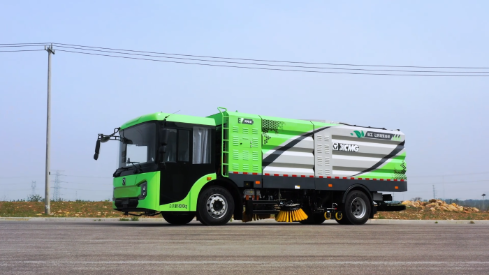 【新品搶先看】高效、舒適、智能全都要？徐工低入口洗掃車給您答案！