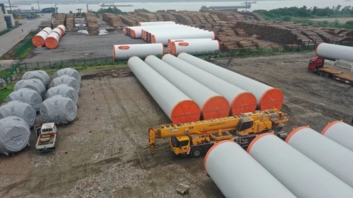 空間太?。吭谙滦旃2代可變支腿，百噸塔筒在港口“穩(wěn)運”！