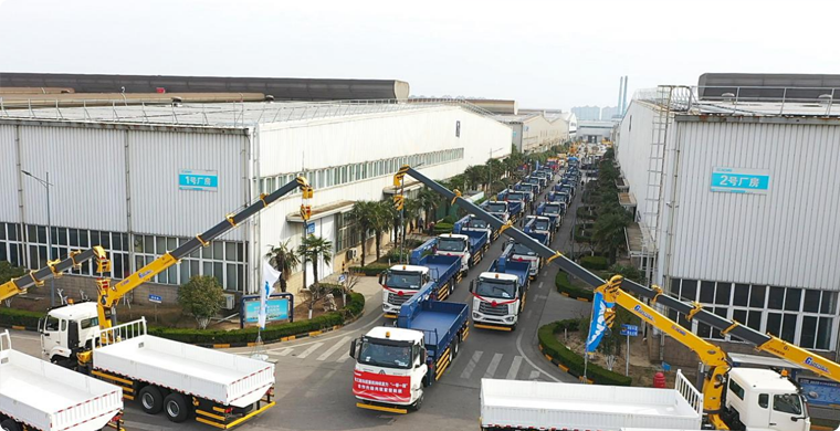 2025年，徐工隨車起重機再度開拔“一帶一路”，助力當?shù)亟ㄔO。