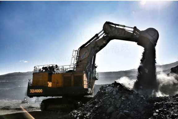 近5萬小時(shí)高效出勤！徐工XE4000液壓鏟受礦區(qū)高度贊揚(yáng)！
