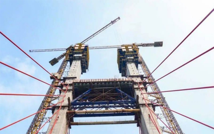 離通車又近一步！南孟溪特大橋主塔全面封頂