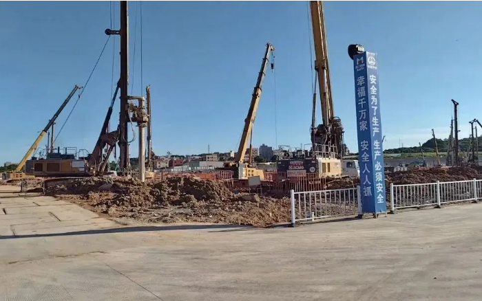 粘土 + 花崗巖地層 “攔路虎”？徐工 XR320E 旋挖鉆機高效破解助廈門軌交
