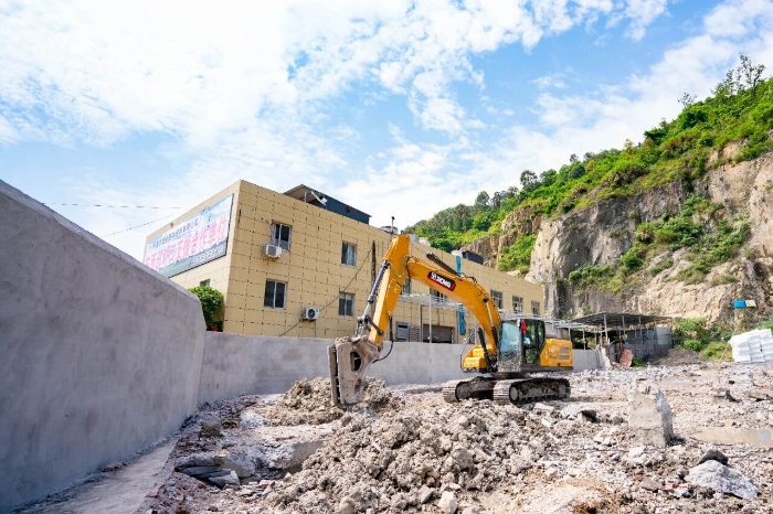 從修理工轉(zhuǎn)型當老板，徐工XE200GA“閉眼入”！