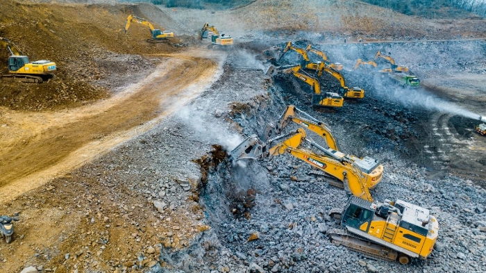 徐工金打出組合拳，硬巖場平施工效率倍增