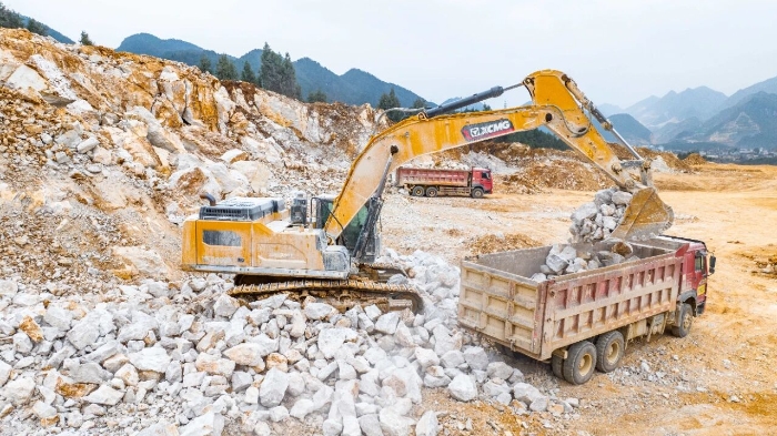 礦山擔(dān)當(dāng)XE500GK“坐鎮(zhèn)”礦山，開采更有底氣！