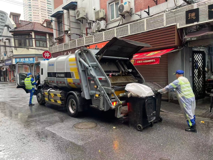 南京東路人流如織垃圾多？徐工XGH5120ZYSXBEV：輕松搞定！
