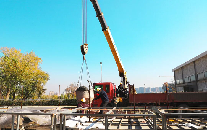 高效安全雙 buff！徐工隨車吊助力混凝土施工