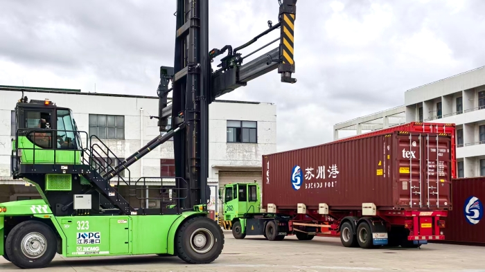 近零碳時(shí)代，港口何為？徐工以綠色成套解決方案破題