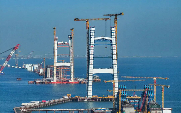 超級工程，徐工“雙塔”助力封頂！