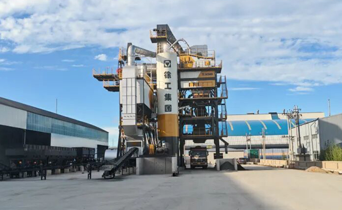 徐工道路養(yǎng)護明星產(chǎn)品亮相內(nèi)蒙，高效施工彰顯硬核實力！