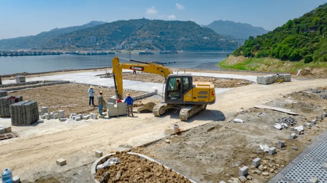 徐工XE135G挖掘機(jī)助力夔門旅游碼頭建設(shè)，以高效節(jié)能贏得客戶信賴