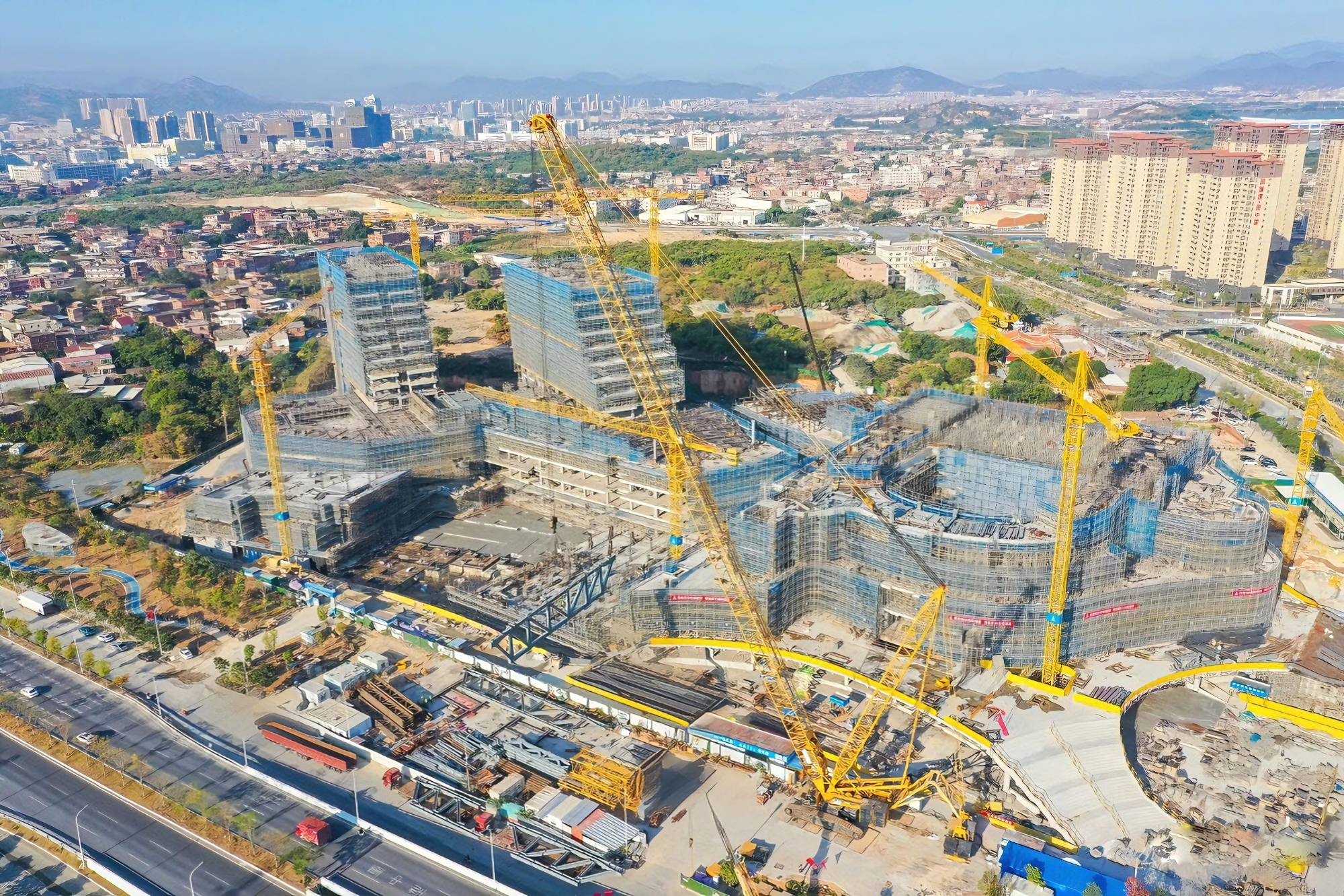 沒人敢接的 “燙手山芋”！三重考驗(yàn)下，這臺千噸級的表現(xiàn)太頂了