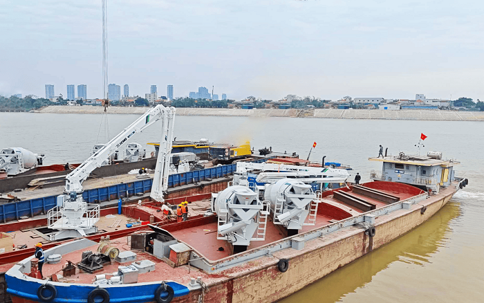 成套化船載設(shè)備批量發(fā)運(yùn)越南