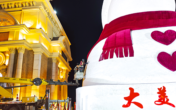 刷爆朋友圈的哈爾濱大雪寶，“空中造型師”是徐工高空作業(yè)車！