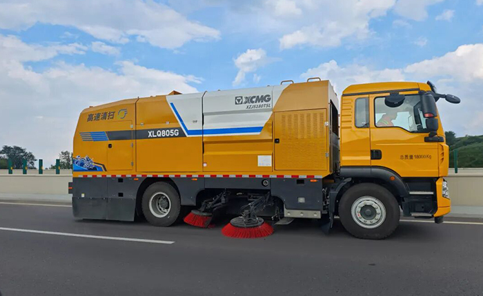 馭風前行，凈在掌握！徐工高速清掃車太佳高速顯實力！
