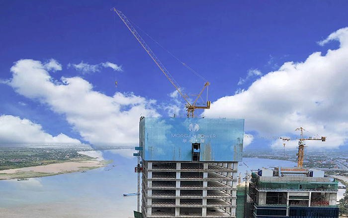 喜封金頂|徐工塔機(jī)助建柬埔寨金邊摩根大廈！