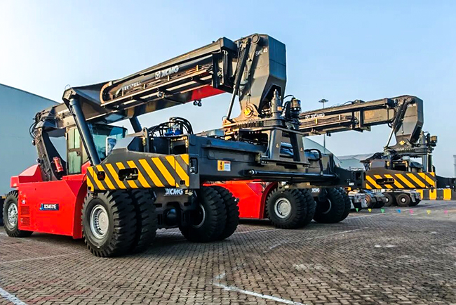 碼頭來了徐工“大家伙”！件雜貨作業(yè)再添綠色動能