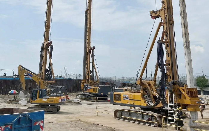 提前15天完工！ 徐工旋挖鉆機(jī)提速中東度假村樁基施工