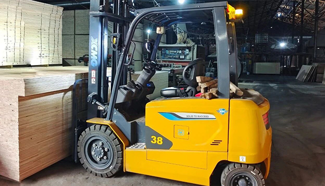 “鯤鵬展翅，板材搬運無壓力！”