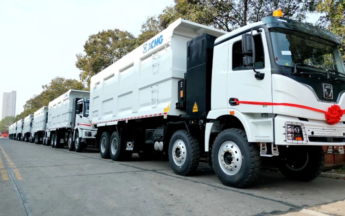 徐工純電動自卸車列隊出海，助力當(dāng)?shù)孛禾窟\輸綠色轉(zhuǎn)型